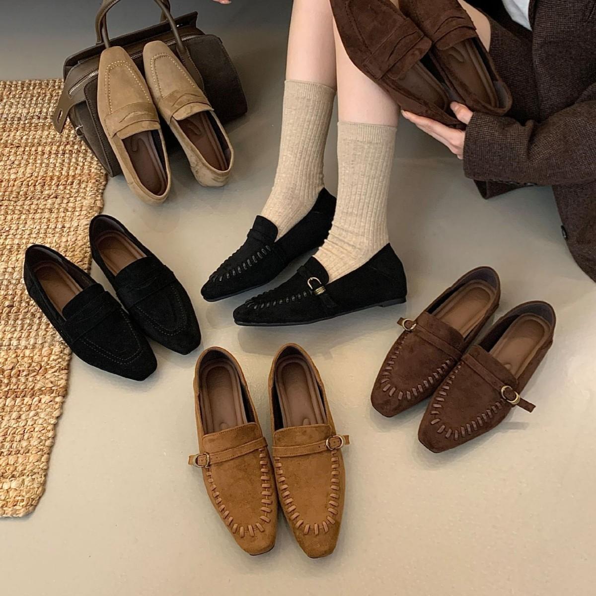 

2025 autumn and winter new small square head suede thick heel soft sole commuter belt buckle work women s single shoes 39 кавовий