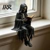 Zittend Magere Hein Model Gotische Dark Fantasy Figuur, Lezend Met Kap Standbeeld, Halloween Beeldje Hars Skelet voor Boekenplank Huis