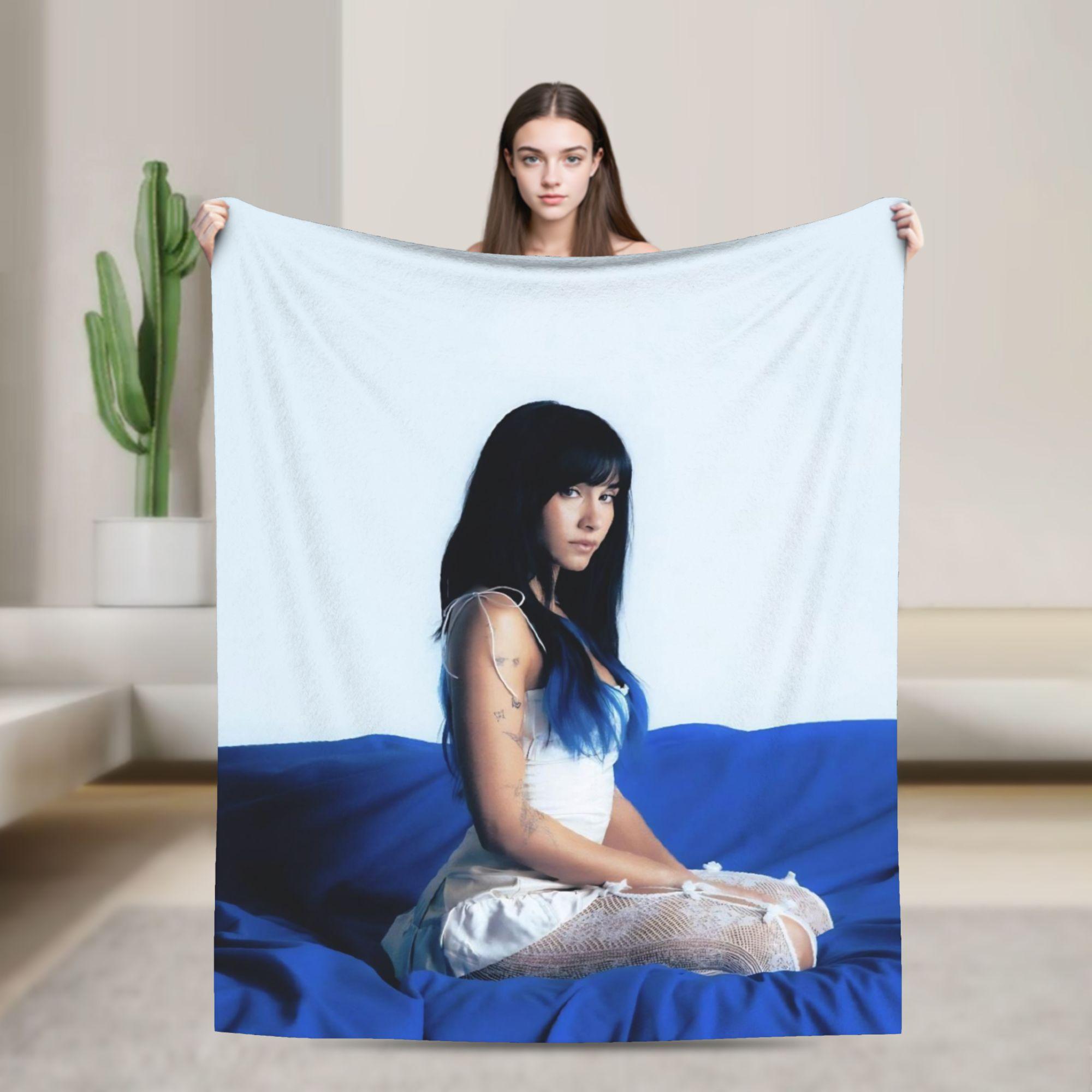 

Singer Aitana Cuarto Azul Print Blanket For Men Women Soft Cozy Throw Blankets for Living Room 50x60 Inches Multiple Sizes 100x150cm