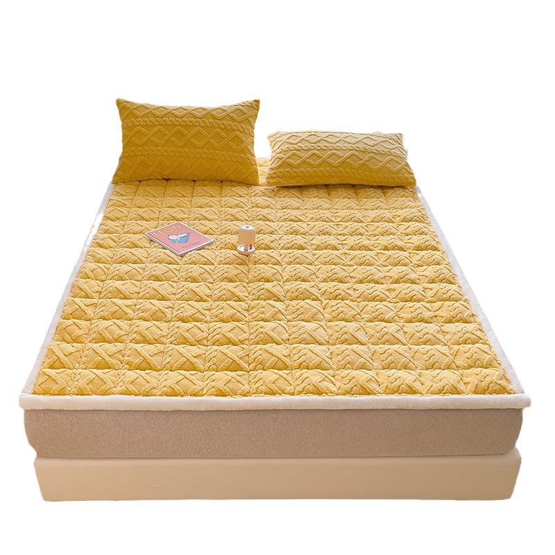Plush Fleece-Lined Winter Mattress Pad for Dorm Beds