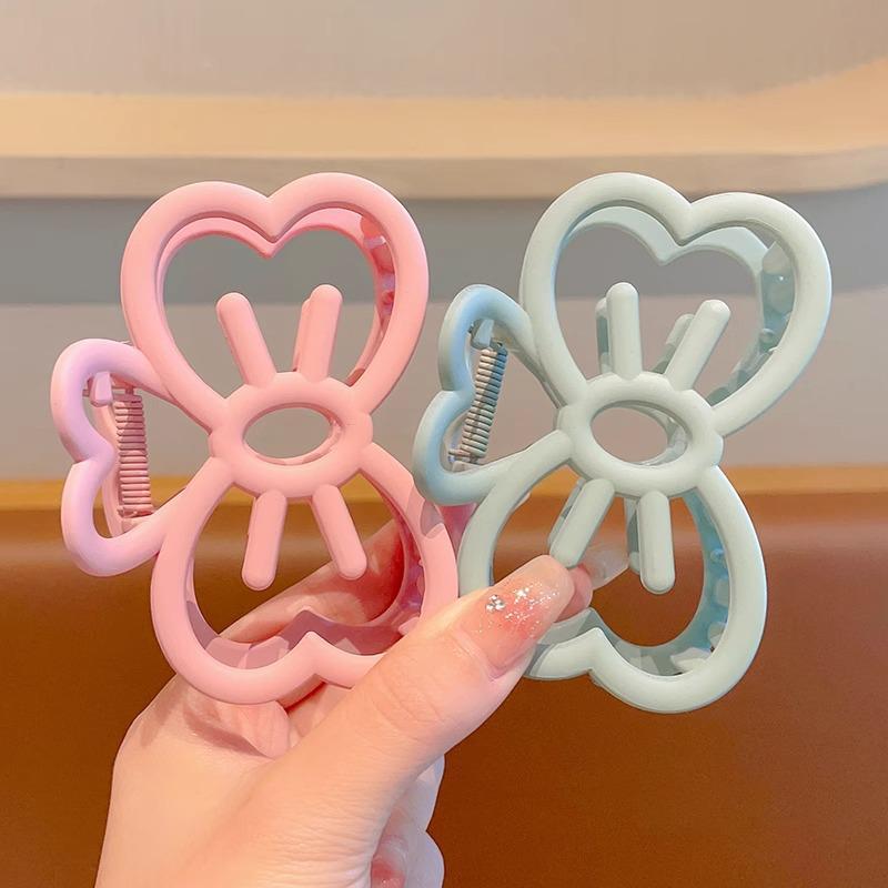 Adorable Bow Hair Clip for Little Girls - Gentle Claw Design for Updo and Loose Hair.