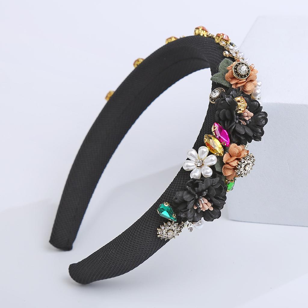 Fashionable and Elegant Fabric Flower Hairband with Luxurious and High-end Feel, Suitable for Fashion Shows.