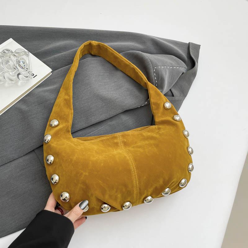 

Сумки через плечо из искусственной кожи с заклепками в стиле панк для женщин 2024 года, модная роскошная сумка через подмышку для женщин коричневый