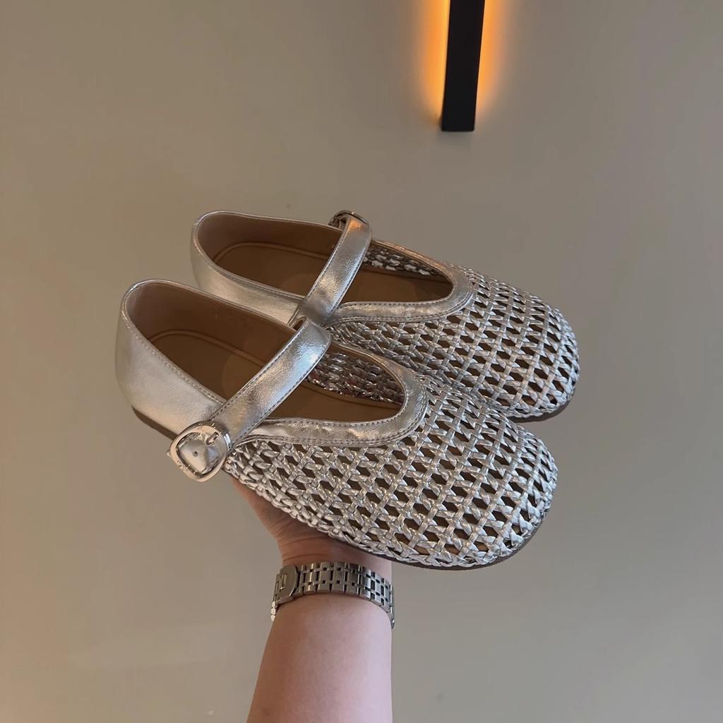 Sandali romani da donna 2025 nuovi con fibbia a parola unica intrecciata cava francese, punta rotonda, fondo piatto, scarpe Mary Jane con fori