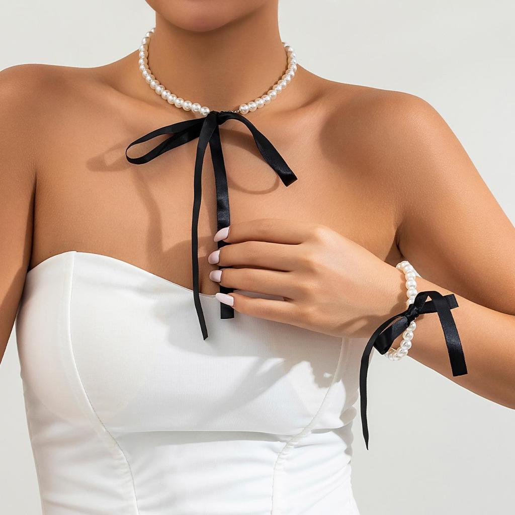 Retro Velvet Pearl Bow Clavicle Necklace & Bracelet Set