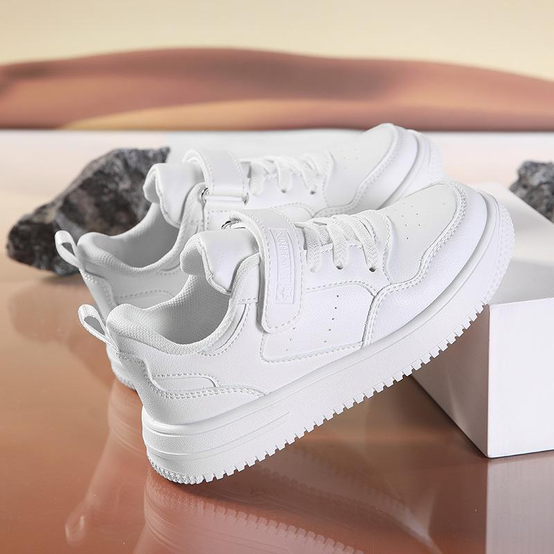 2025 new leather board shoes girls middle-aged and older children non-slip soft sole children's casual shoes boys white shoes spring and autumn