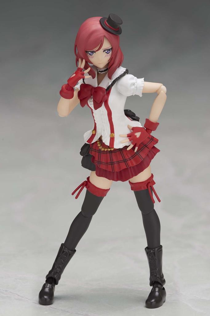 TAMASHII NATIONS Love Maki Nishikino sind eine 130 mm große, bemalte, bewegliche Figur von SHFiguarts Live! (Wir jetzt) Ca.. ABS und PVC