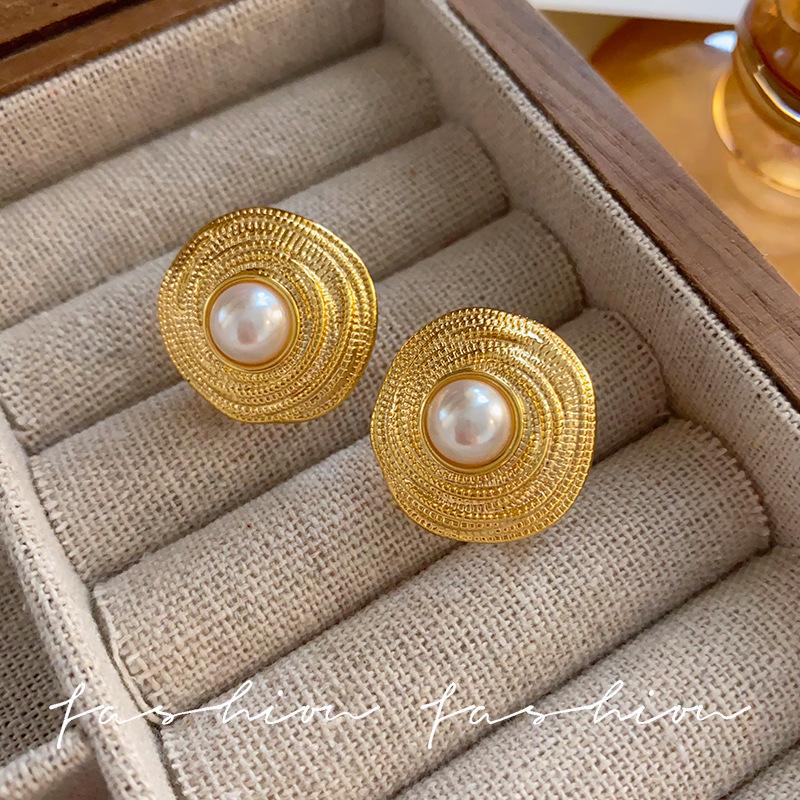 French pearl stud earrings women's medieval earrings gold spiral circle design high-end temperament European and American earrings sterling silver