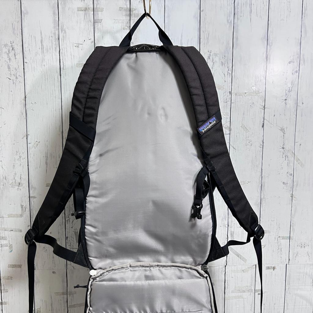 Patagonia Black Hole Pack 32L Backpack 49301 Travel Bag Hiking Daypack