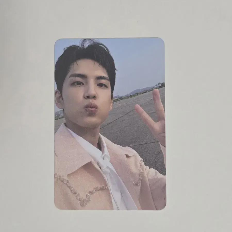 

DAY6 Вонпиль Вечно Молодой Первый Конн Фока Ёндонгдо