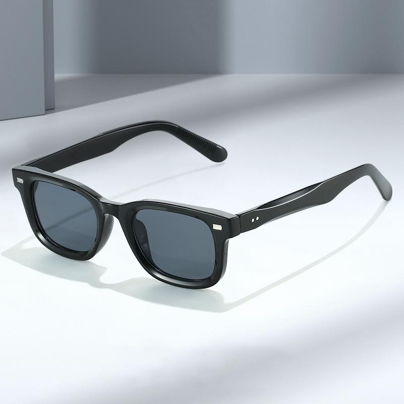 Trendy Square Sunglasses For Women & Men Minimalist Uv Protection Glasses With Rivets Chic Style For Every Occasion