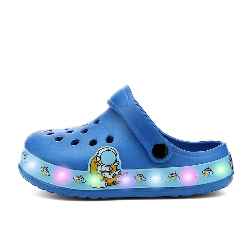 

Light Sandals for Boys Blue Cartoon Printing Summer Beach Kids Shoes Outdoor Non-slip Classic Design Children s Casual Clogs 24