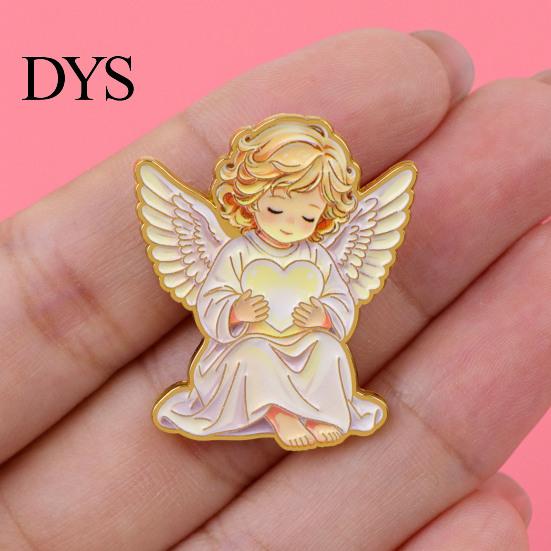 Healing Visual Design Little Angel Brooch Pin for Women, Cute Guardian Holding Heart Lapel Decorative Accessories with Wings, Clothing Accessory