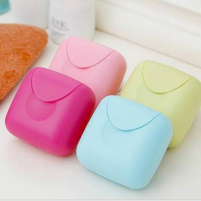 

Waterproof Leak-Proof Soap Box with Lid and Buckle Small Bagged Random