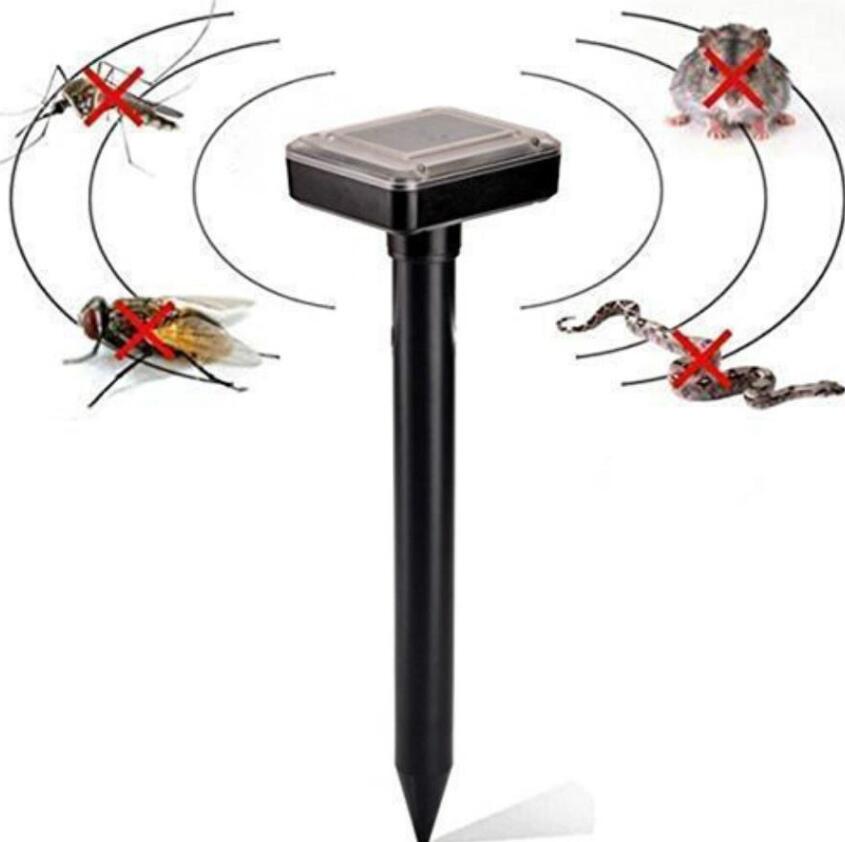 Ultrasonic Animal Repeller for Outdoor Pest Mouse Solar Power Pest Repellent
