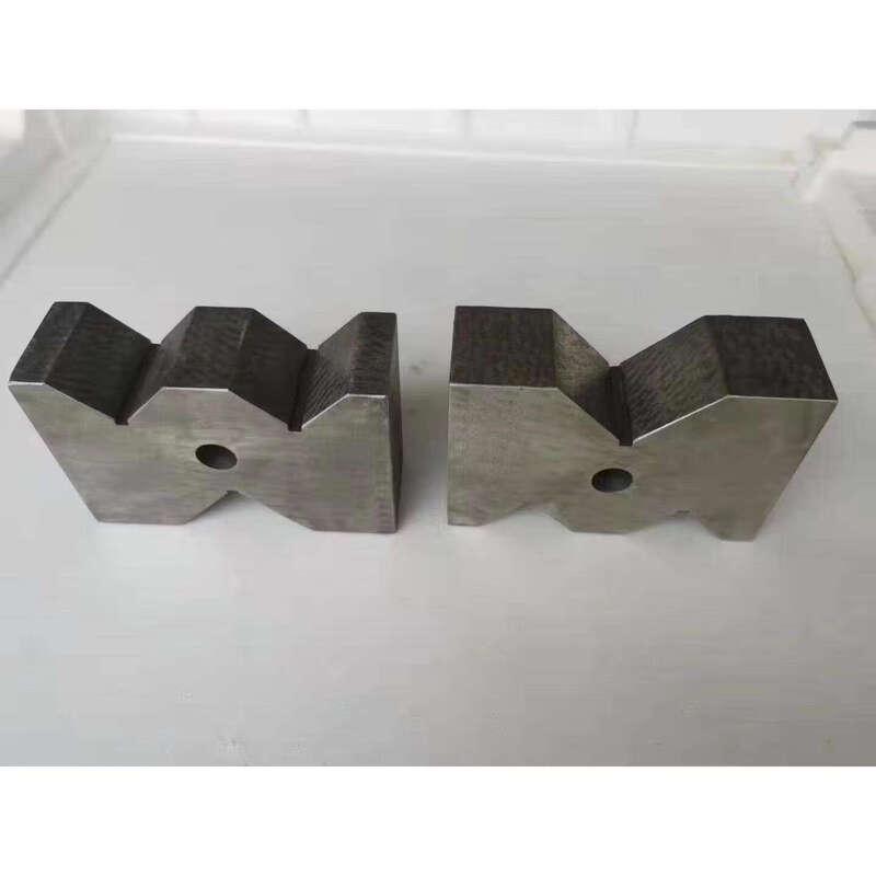 Precision Cast Iron V-Block Clamp Set