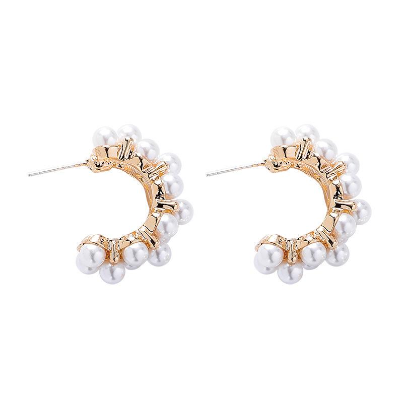 

2026 New Style Geometric Half Round Pearl Earrings with Elegant and Fashionable Design, Personalized and High End Accessories