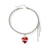 Collana con ciondolo a forma di cuore rosso ins europea e americana, design retrò, collana alta gamma con frange per la clavicola di Halloween
