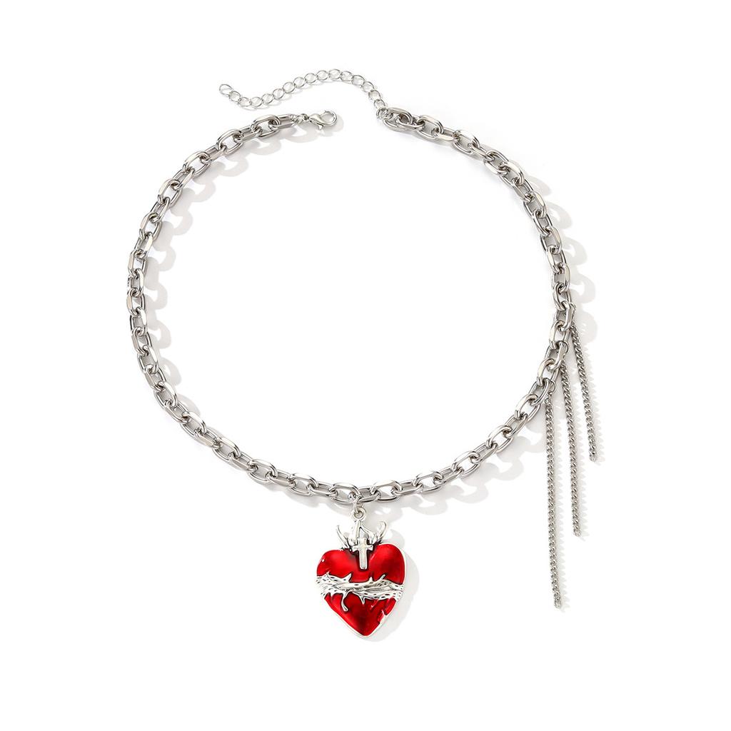 Collana con ciondolo a forma di cuore rosso ins europea e americana, design retrò, collana alta gamma con frange per la clavicola di Halloween