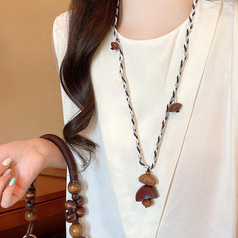 New Chinese Color Rope, Wooden Beads, Fruit Core Oval Necklace, Retro Ethnic Style Collarbone Chain Necklace Decoration