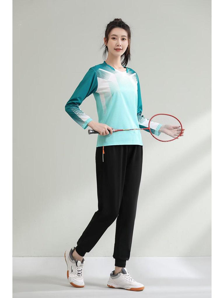 Herbstliche Sportjacken und grüne Badminton-Wettkampfanzüge für Paare; Kaufoptionen für Studentengruppen verfügbar