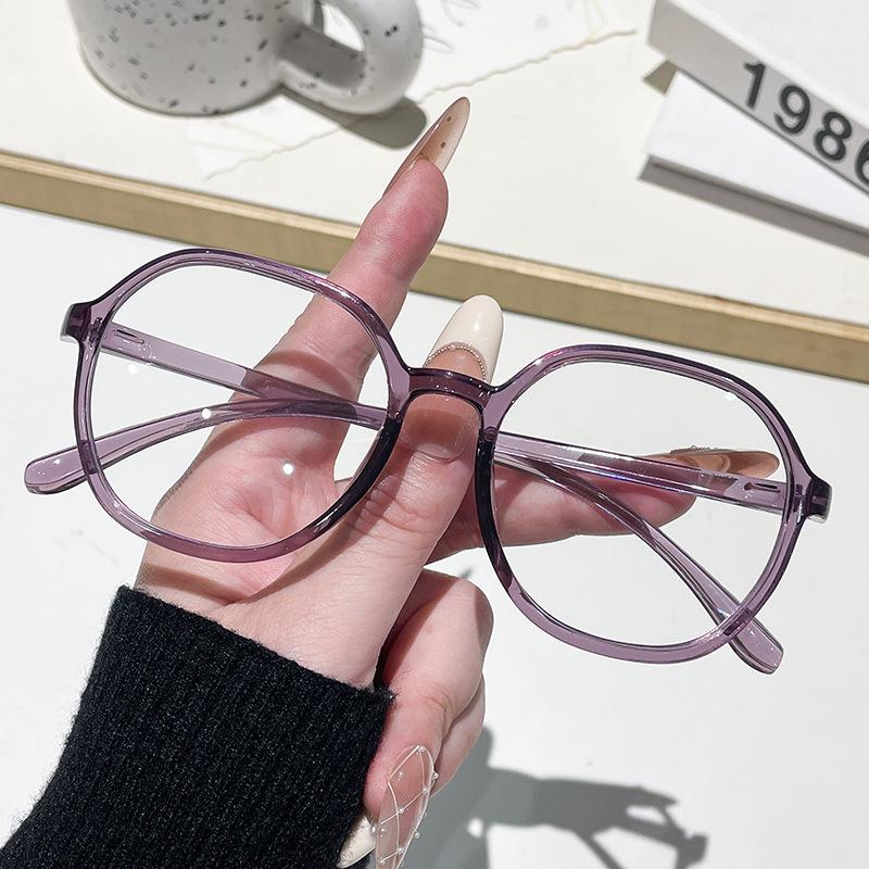 Trendy Large Frame Photochromic Glasses with Color-Changing Clear Lenses for Men & Women – Stylish for Photo Shoots