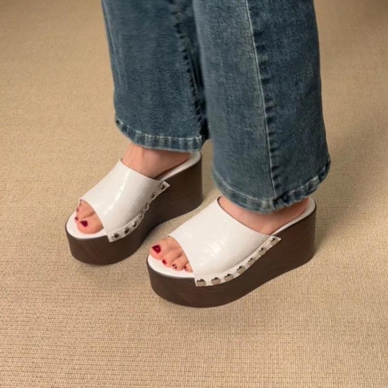 Fashion Women's Sandals Plus Size 34-42 Summer Platform Slippers Women Outdoor Slides Slipper Vintage Rivets High Heels New Wedges Shoes