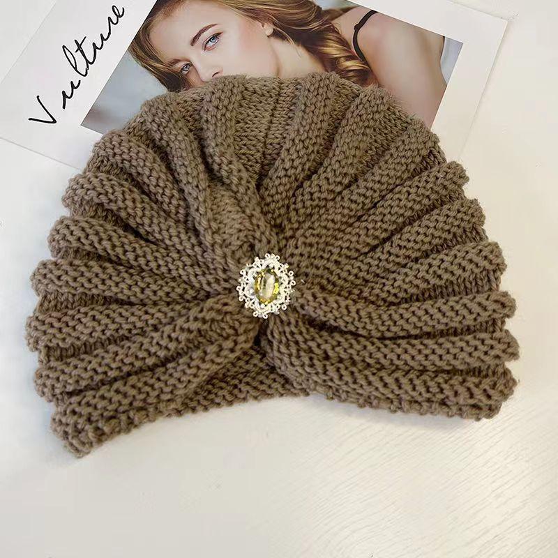 Autumn and Winter Simple and Versatile Knitted Headgear, Rhinestone Forehead Gem, High-end Hat, Warm and Thin Retro Women's Wool Hat