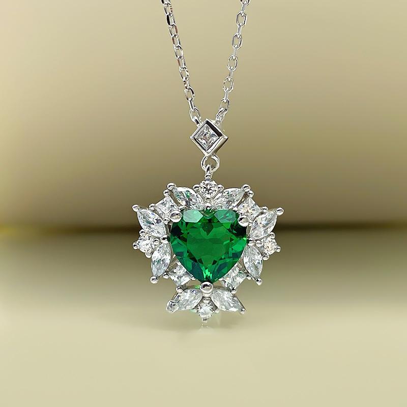 New S925 Silver Emerald Heart-shaped 5A Zircon 8*8 Necklace Ice Flower Design High-end Female Jewelry