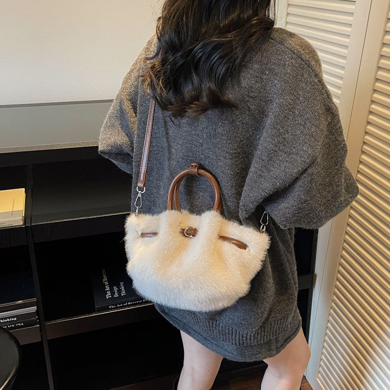 Neue Damen Plüsch Eimer Tasche - Herbst/Winter Strukturierte Schulter & Crossbody Tasche