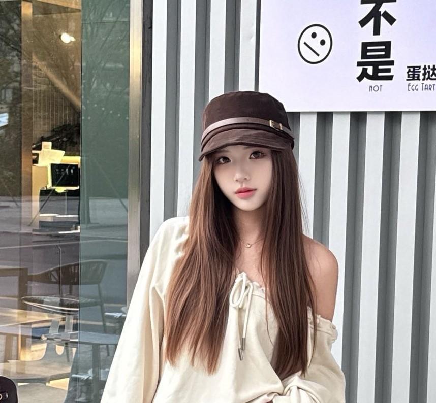 Niche design autumn/winter fashion belt buckle suede velvet flat hat, women's internet celebrity versatile baseball cap, elegant equestrian hat