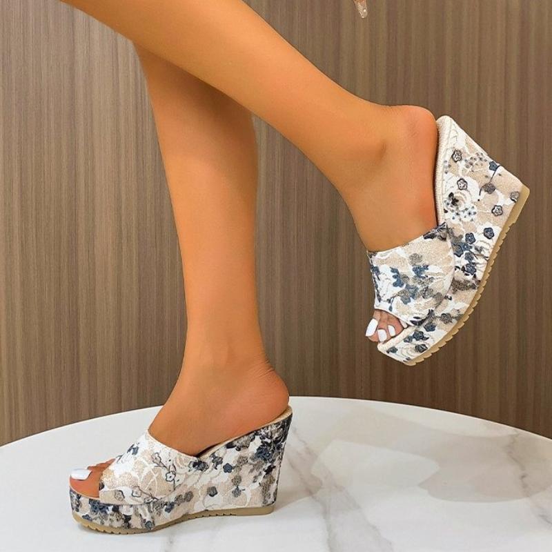 2026 New Summer Slippers Platform Embroidered Slippers Fish Mouth High Heels Sandals Thick Sole Fashion Wear Women's Shoes