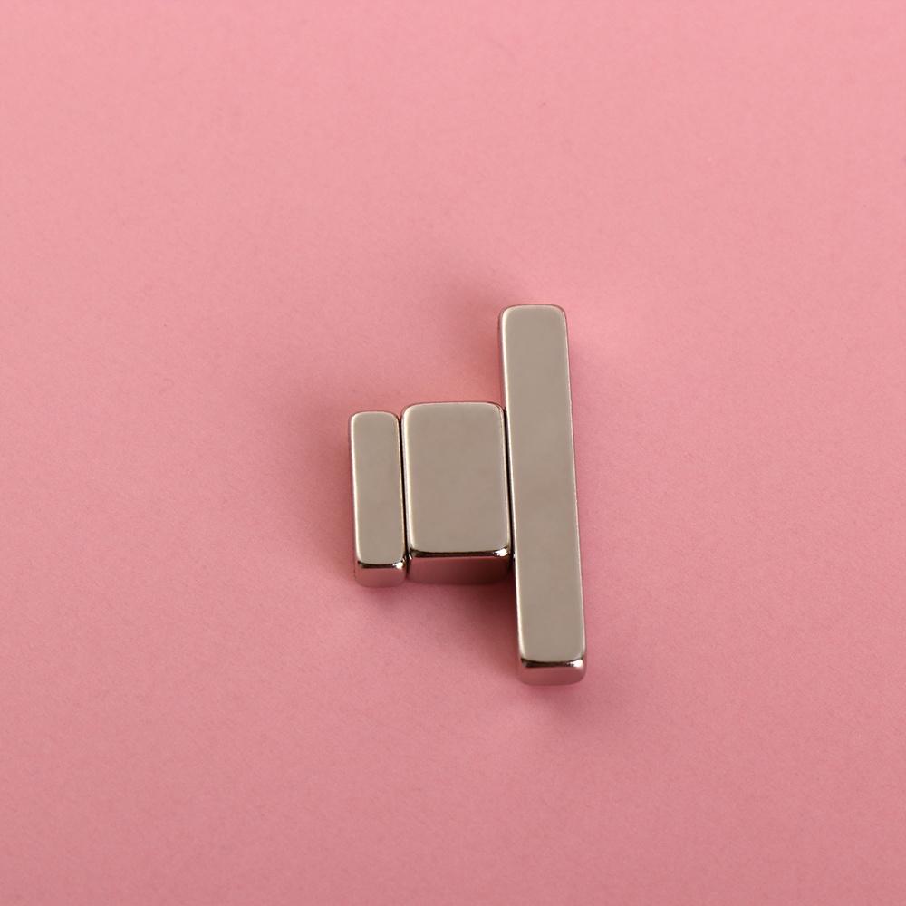 4Pcs/set Gel Polish Magnetic Effect Cat Eye Magnetic Stick Square Cat Eye Nail Magnet Manicurist