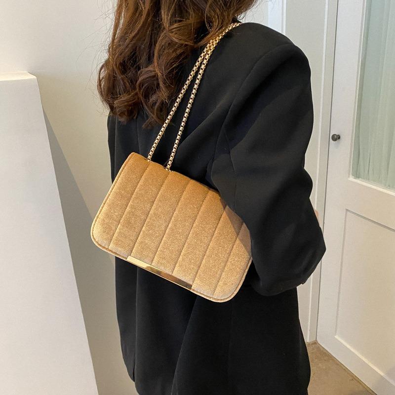 Spring New Small Bag Women's Fashion Simple Chain Small Square Bag Casual Commuting Shoulder Messenger Bag Women's Bag