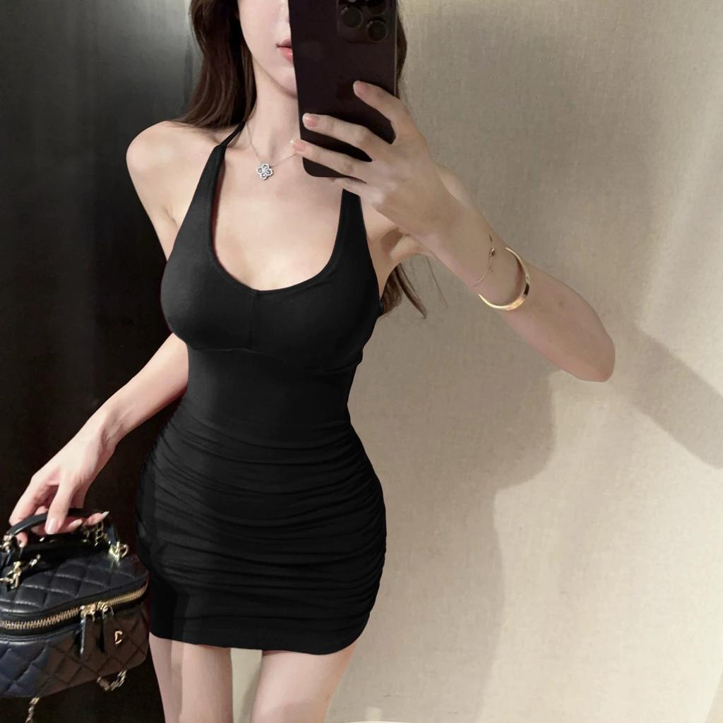 Sexy lace-up halter u-neck, neck-hanging red dress, women's summer pleated tight, pure desire wind hip-wrapped short skirt