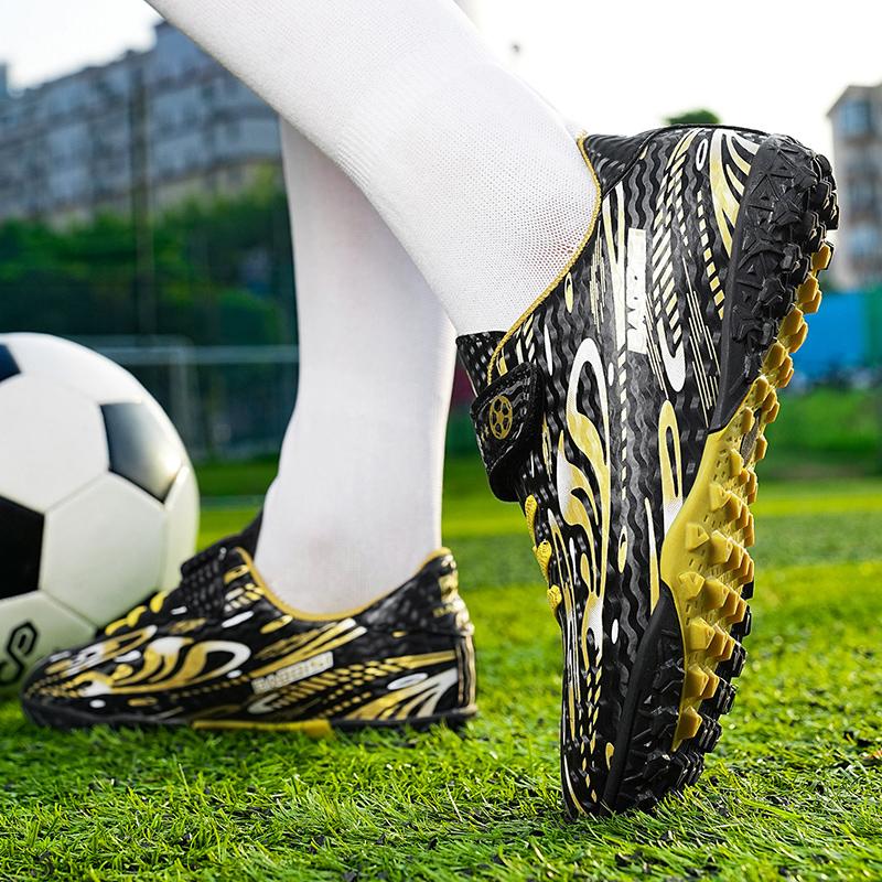 Kids Football Shoes Shock Absorption Anti-skid /Wear-resistant Long Spike Outdoor Sports Training Football Shoes for Boys
