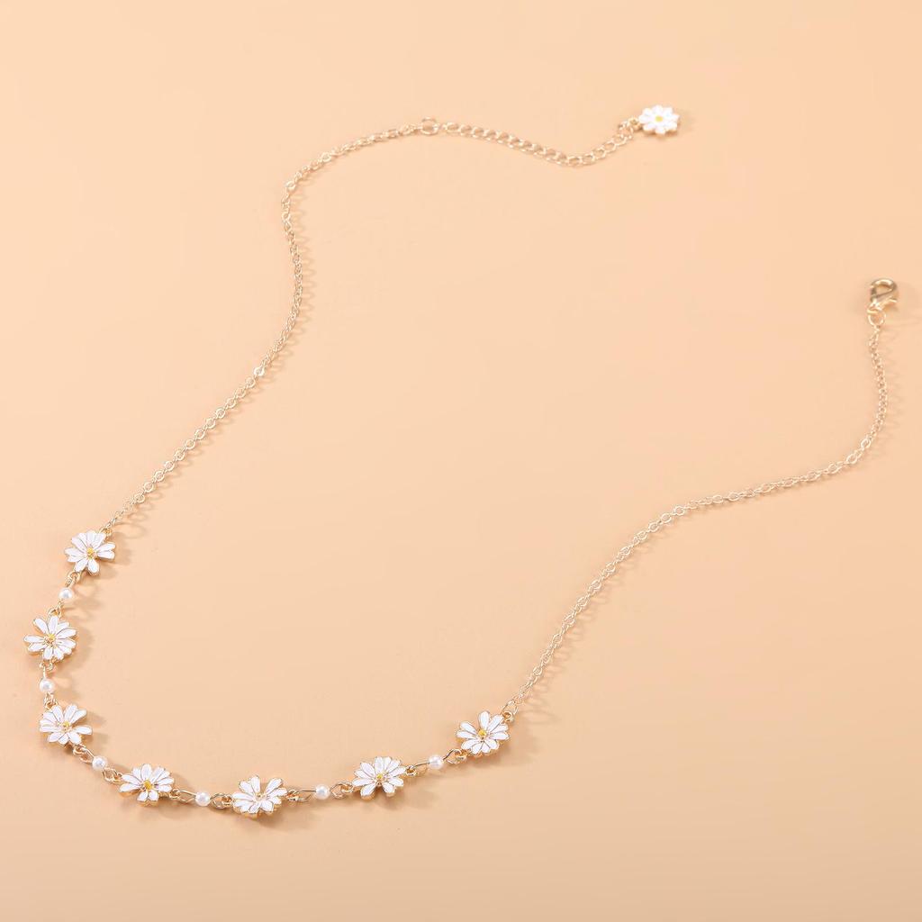 Japanese & Korean Alloy Flower Bracelet - Chic Daily Wear, Small Daisy Design for Women