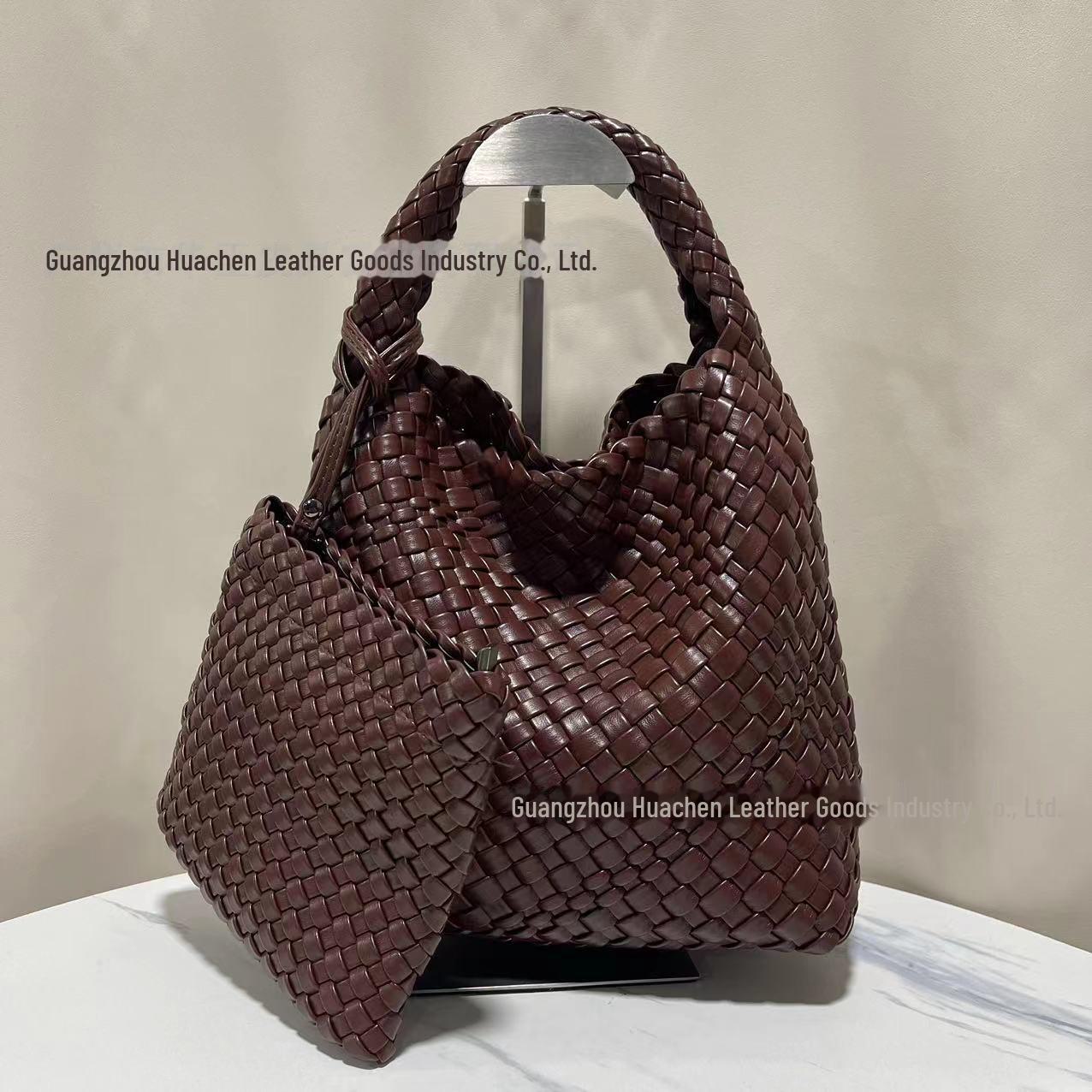 

Модная вместительная женская плетеная сумка в корейском стиле 2024 года — через плечо и компактная, идеально подходит в качестве шикарной сумки для мамы или корзины для овощей