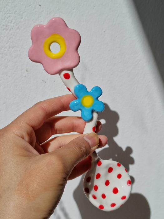 

Deulkkot Ceramic Polka Dot Flower Spoon Polka Dot Flower Spoon