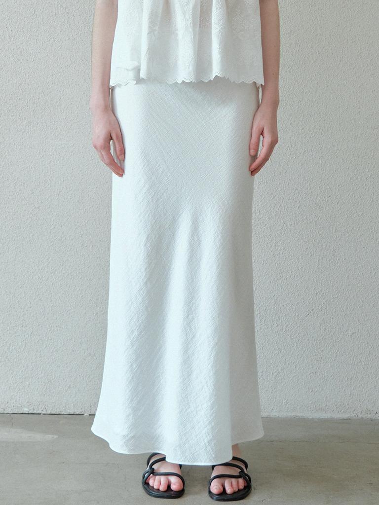 LE Textured Bias Skirt (White)