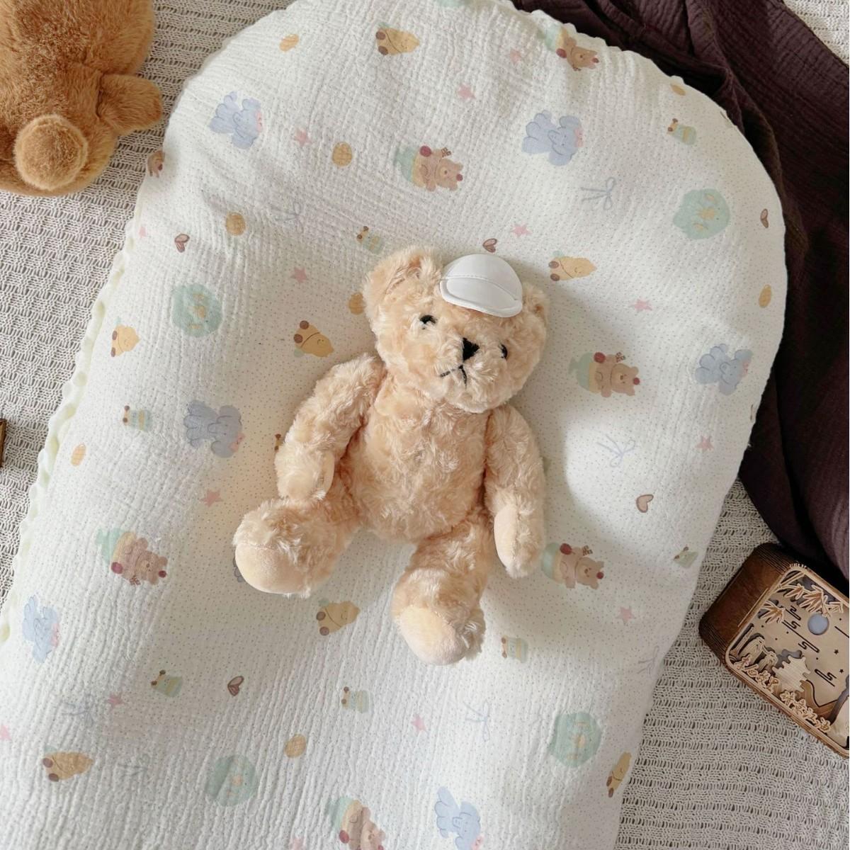 Jaundzimušā Bērna Doudou Samta Gulta Vidējā