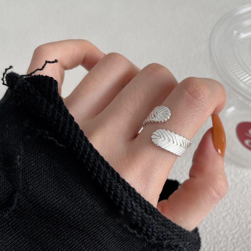 

Elegant Korean Style Open Design Arrow Feather Ring For Women Adjustable Copper Geometry