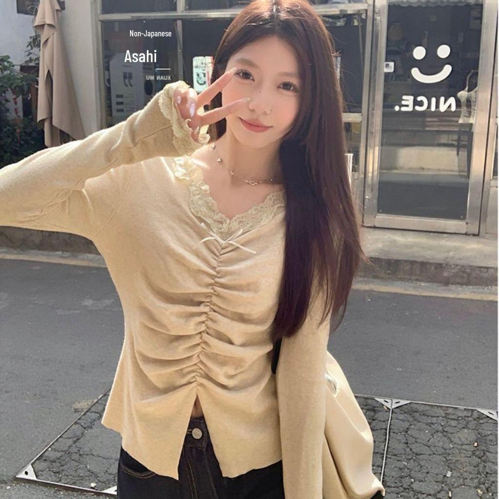 Women's V-Neck French Lace Patchwork Pleated Sweater for Autumn/Winter
