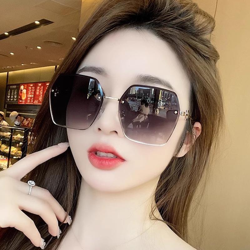 Fashion Trendy Sunglasses Women Rimless Cut Edge Polygon Shape Sun glasses for Women UV400 Protection Outdoor Sunglasses