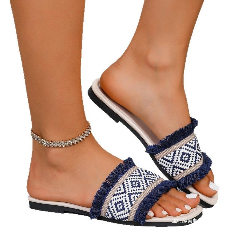 Plus-size Flat One-shoulder Shoes Women's Beach Flip-flops