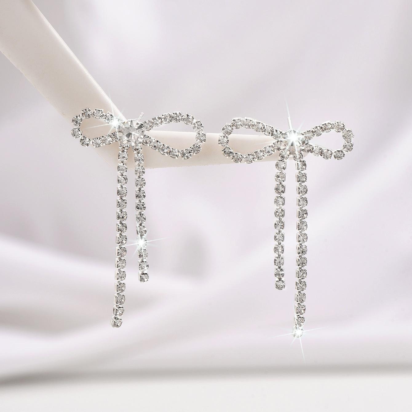 Crystal Bow Knot Tassel Drop Earrings, Silver/Black Rhinestone Long Dangle Earrings for Women серебряный