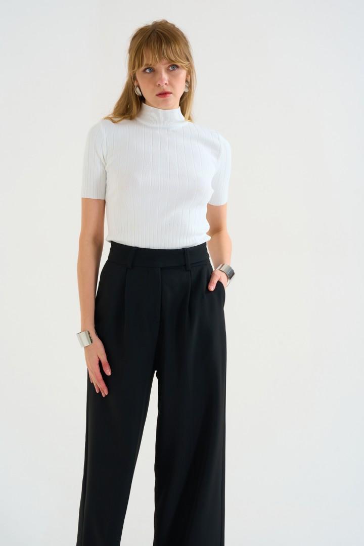 

Женское трикотажное боди Luis Fitted с коротким рукавом STANDART белый