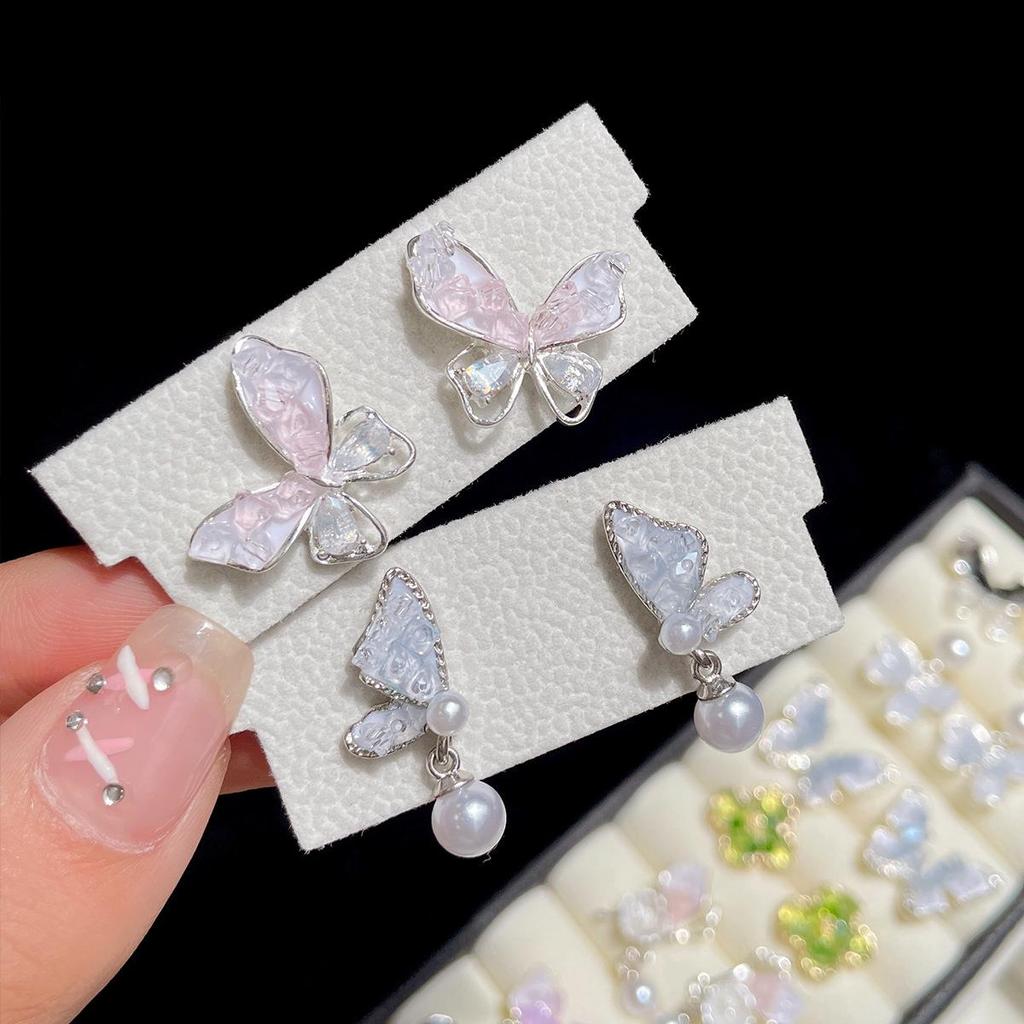 Exquisite Pearl Butterfly Earrings with Silver Needle – Gradient Light Luxury Design for Women