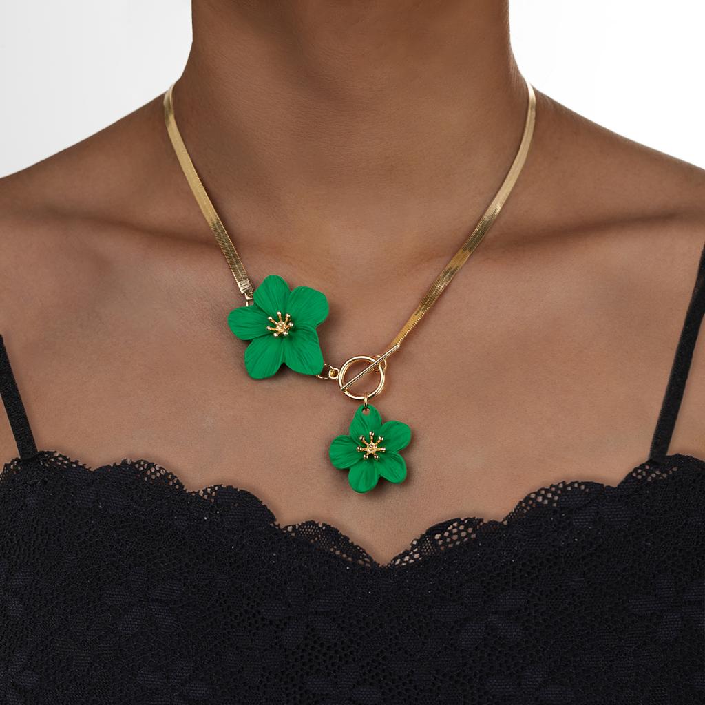 Fashionable and Minimalist Alloy Colorful Flower Pendant Necklace, OT Buckle Snake Bone Chain, Women's Necklace