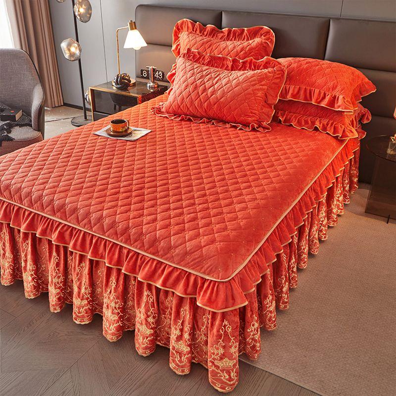 3pcs Luxurious European Quilted Crystal Velvet Bed Skirt Set with Lace Trim - Warm, Thick, Non-Slip, Includes 2 Pillow Shams and 1 Bed Skirt